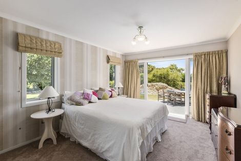 Photo of property in 468 Tararua Road, Levin, 5571