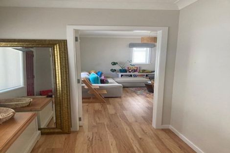 Photo of property in 90 Karepa Street, Brooklyn, Wellington, 6021