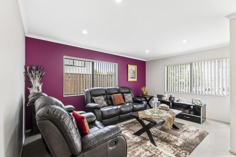 Photo of property in 21 Andover Way, Goodwood Heights, Auckland, 2105