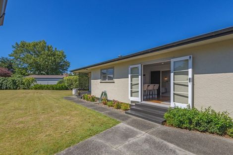 Photo of property in 11 Athlone Place, Hokowhitu, Palmerston North, 4410