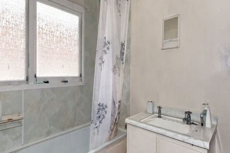 Photo of property in 1/22 Kelston Street, New Lynn, Auckland, 0600