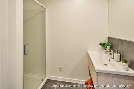 Photo of property in 1 Ara Paiwhenua, Tawa, Wellington, 5028