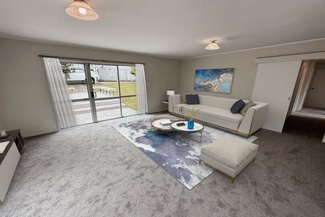 Photo of property in 4/23 Luckens Road, West Harbour, Auckland, 0618