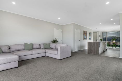 Photo of property in 14 Taitonga Lane, Stanmore Bay, Whangaparaoa, 0932