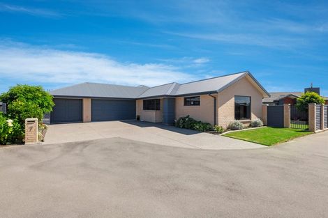 Photo of property in 7 Glen Kerran Close, Broomfield, Christchurch, 8042