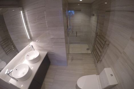 Photo of property in 203/585 Beach Road, Rothesay Bay, Auckland, 0630