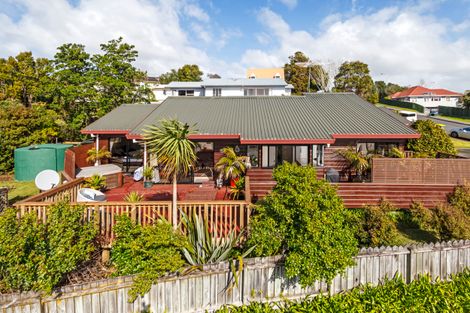 Photo of property in 9 Dobell Road, Stanmore Bay, Whangaparaoa, 0932