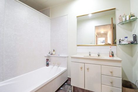 Photo of property in 15 Windsor Street, Dannevirke, 4930