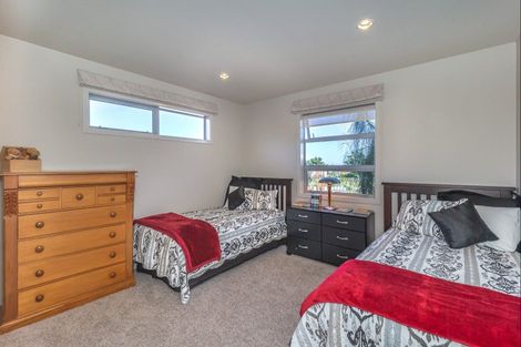Photo of property in 31-33 Taonui Street, Waitarere Beach, Levin, 5510