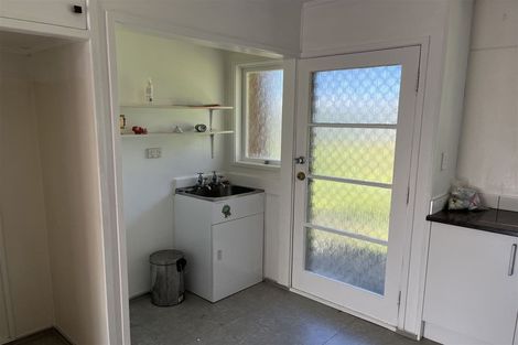 Photo of property in 2/15 Trojan Crescent, New Lynn, Auckland, 0600