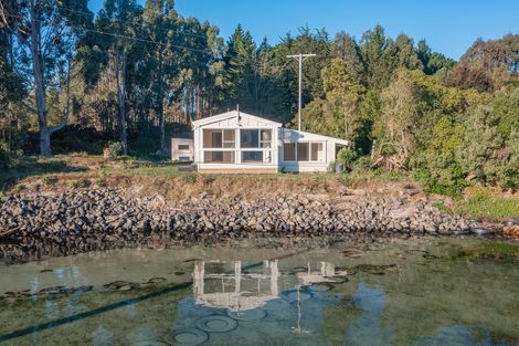 Photo of property in 128 Otakou Golf Course Road, Otakou, Dunedin, 9077