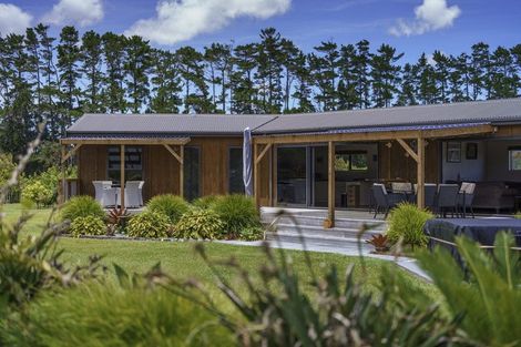 Photo of property in 4037b Far Road North, Pukenui, 0484