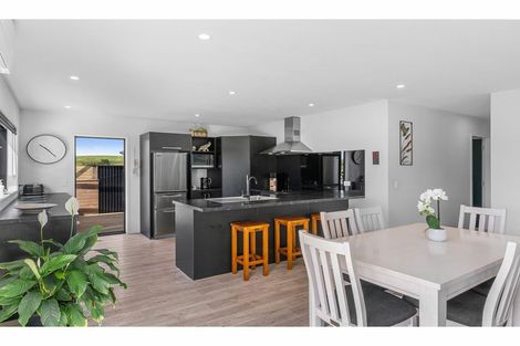 Photo of property in 10 Spinnaker Lane, Mangawhai, 0505