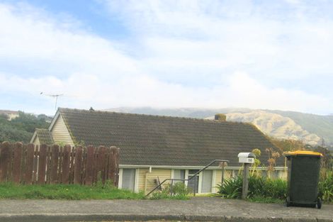 Photo of property in 10 King Crescent, Ranui, Porirua, 5024