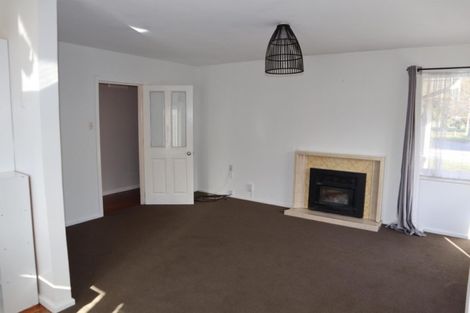 Photo of property in 338 Memorial Avenue, Burnside, Christchurch, 8053