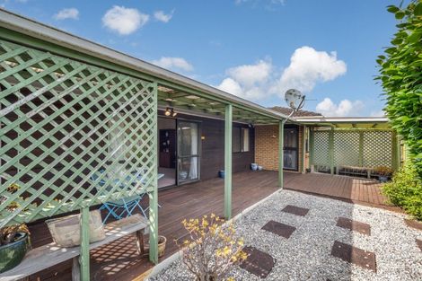 Photo of property in 1/73 Aviemore Drive, Highland Park, Auckland, 2010