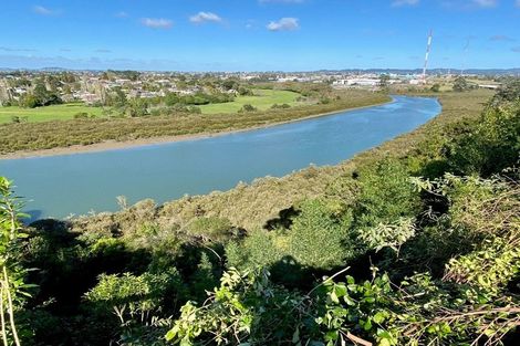 Photo of property in 107 Colwill Road, Massey, Auckland, 0614