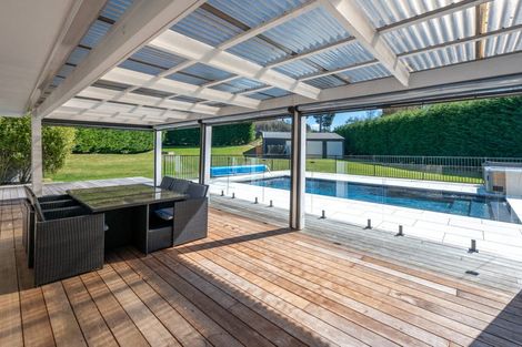 Photo of property in 15 Maple Grove, Acacia Bay, Taupo, 3385