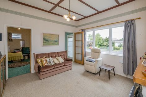 Photo of property in 17 Devon Street, Levin, 5510