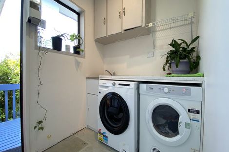 Photo of property in 33 Dianne Louise Drive, Half Moon Bay, Auckland, 2012