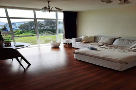 Photo of property in 23 Rangitane Street, Maupuia, Wellington, 6022