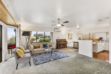 Photo of property in 1a Eastglen Road, Glen Eden, Auckland, 0602