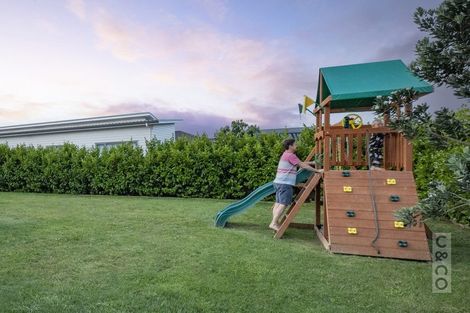 Photo of property in 11 Floyd Road, Riverhead, 0820