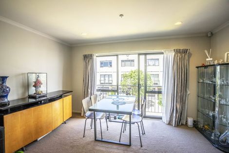 Photo of property in Harbour View Terraces, 2/170 Mokoia Road, Chatswood, Auckland, 0626