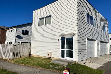 Photo of property in 16 Tarapiroe Avenue, Takanini, 2112