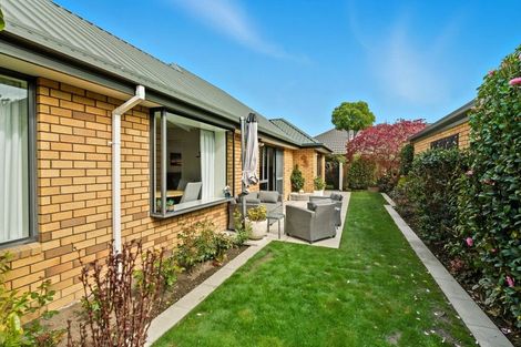 Photo of property in 1/5 Jadewynn Place, Halswell, Christchurch, 8025