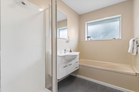 Photo of property in 63 Sabulite Road, Kelston, Auckland, 0602