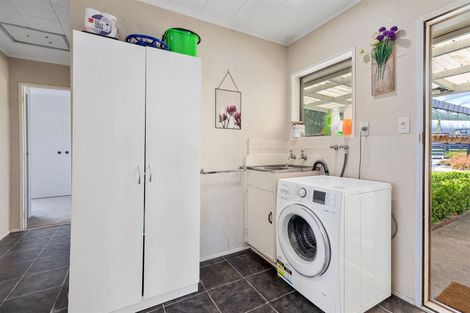 Photo of property in 1568a Old Coach Road, Pukehina, 3186