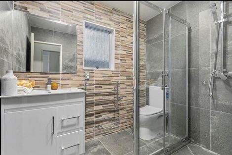 Photo of property in 25 Pukeroa Place, Papakura, 2110