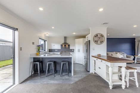 Photo of property in 23 Chestnut Close, Kelvin Grove, Palmerston North, 4414