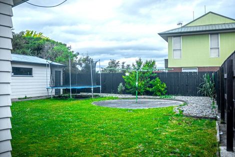 Photo of property in 17 John F Kennedy Drive, Milson, Palmerston North, 4414