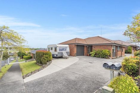 Photo of property in 1/71 Dalwhinnie Parade, Highland Park, Auckland, 2010