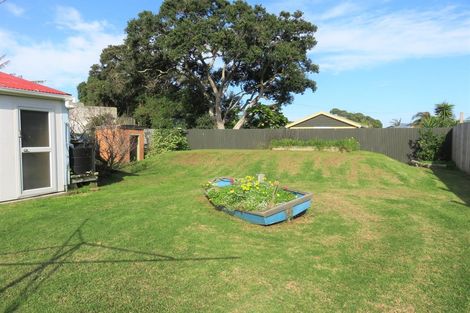 Photo of property in 30 Sea View Road, Baylys Beach, Dargaville, 0377