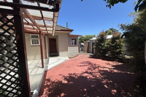 Photo of property in 14 Savage Crescent, West End, Palmerston North, 4412
