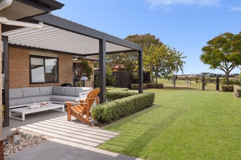 Photo of property in 37 Golden Sands Drive, Papamoa Beach, Papamoa, 3118