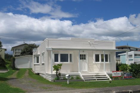 Photo of property in 30 Wallnutt Avenue, Waihi Beach, 3611
