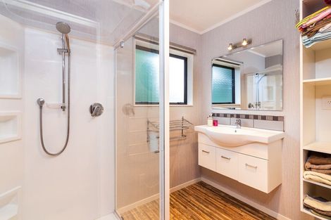 Photo of property in 17 Susan Lane, Kinloch, Taupo, 3377