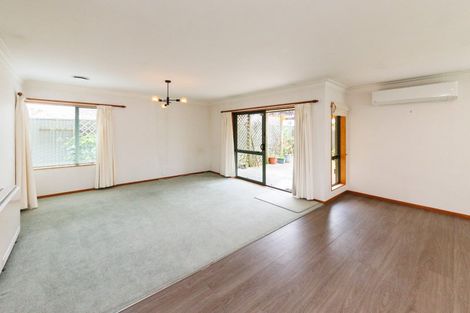 Photo of property in 9 Edgecombe Court, Roslyn, Palmerston North, 4414