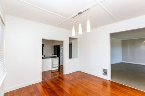 Photo of property in 421 Mangorei Road, Highlands Park, New Plymouth, 4312