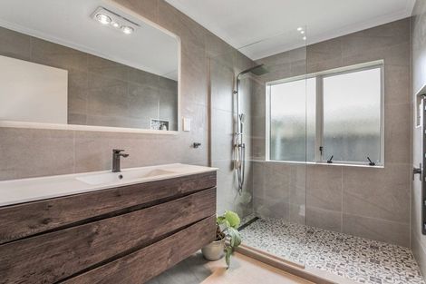 Photo of property in 7 Disley Road, Wattle Downs, Auckland, 2103