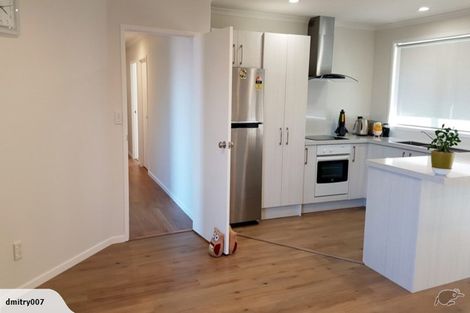 Photo of property in 11 Meharg Place, Fairview Heights, Auckland, 0632