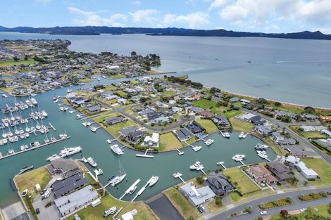 Photo of property in 12 Rauiri Drive, One Tree Point, 0118