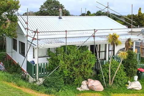 Photo of property in 5 Domett Street, Waitara, 4320