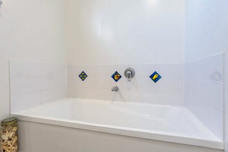 Photo of property in 68 Barrier View Road, Leigh, 0985