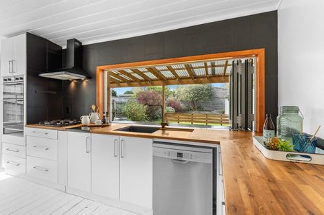 Photo of property in 18 Tay Street, Whanganui, 4500