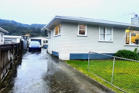 Photo of property in 249 Wellington Road, Wainuiomata, Lower Hutt, 5014